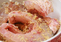 Mẹo hay để ướp cá cực thơm ngon, hết mùi tanh