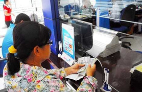 USD tăng vọt: Có nên rút tiền mua USD?