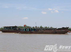 Bắt giữ 12 tàu ‘cát tặc’ lộng hành trên vịnh Hạ Long