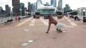 Clip so sánh 2 màn biểu diễn võ thuật hài vỡ bụng