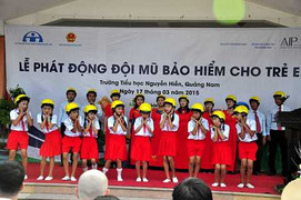 Quảng Nam khởi động chương trình đội mũ bảo hiểm cho trẻ đến trường