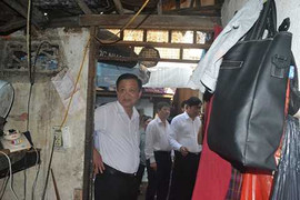 Ông Trần Thọ thị sát 'khu ổ chuột' tệ nhất Đà Nẵng