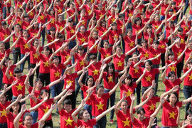 5.900 sinh viên Bình Định trình diễn võ thuật đẹp mắt