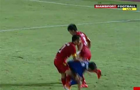 Clip tình huống làm thót tim CĐV Việt Nam