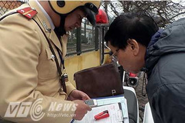 'Cần lắp camera để quan sát CSGT xử lý người vi phạm'