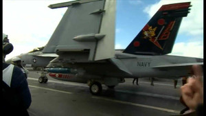 Xem chiến đấu cơ cất cánh vận tốc gần 300km/h