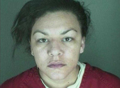 Nhân viên y tế đâm sản phụ, 'cướp sống' thai nhi