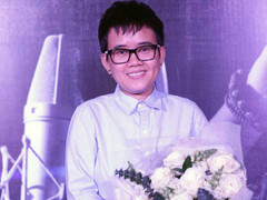 Ba con mèo tái hợp trong liveshow Phương Uyên