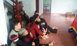 Sập giàn giáo ở Formosa: Vợ khóc xé lòng đón thi thể chồng