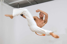 Cận cảnh cú đá khủng khiếp bậc nhất võ lâm