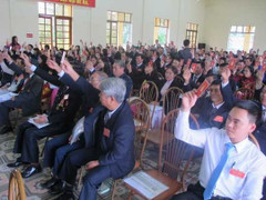 Đánh bạc, 2 đại biểu bị bãi miễn tư cách ngay tại Đại hội điểm