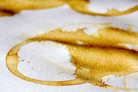 10 mẹo tẩy vết bẩn, chữa giày chật cho tủ đồ của bạn