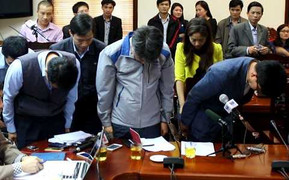 Clip: Sập giàn giáo 13 người chết, lãnh đạo Formosa cúi đầu xin lỗi người dân