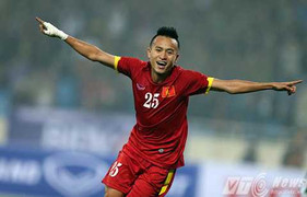 Công Phượng đánh gót, Huy Toàn gỡ hòa 1-1