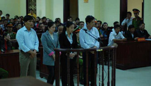 Xét xử bốn bị cáo vụ ba trẻ tử vong sau tiêm vắcxin