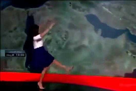 Những pha tai nạn hài hước kinh điển của phóng viên khi tác nghiệp