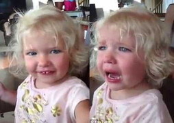 Clip về một em bé gây sốt cộng đồng mạng