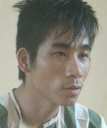 Cảnh sát lật giát giường, bắt kẻ giết người trốn truy nã