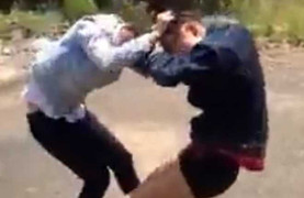 Nữ sinh bị đánh vì những lý do 'trên trời'