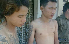 Băng cướp dùng roi điện tấn công nạn nhân