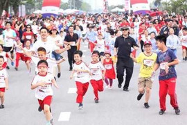 Vinschool tổ chức thành công giải chạy từ thiện tại Vinhomes Riverside