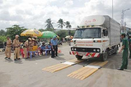 Bộ trưởng Thăng chốt hạn 'dẹp' xe quá tải trên đường cao tốc