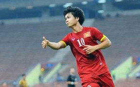 Clip: Công Phượng đá phạt đền siêu kỹ thuật