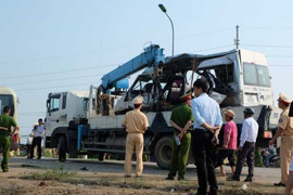 Xe khách đối đầu, 5 người chết: Hà Nội chỉ đạo khẩn trương điều tra