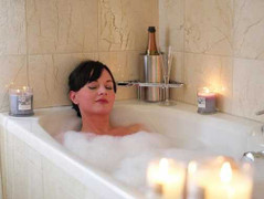 Những sai lầm khi vệ sinh vùng kín gây hại cho 'cô bé'