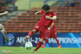 Công Phượng và đồng đội hào hứng hát 'Chắc ai đó sẽ về' mừng chiến thắng