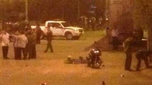 Cảnh sát nổ 4 phát súng trấn áp kẻ gây rối trong đêm