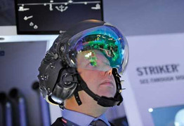 Clip: Khám phá mũ bảo hiểm trị giá 8 tỷ đồng của phi công