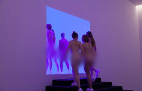 Australia: Muốn xem triển lãm phải… khỏa thân