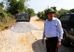 Phó chủ tịch tỉnh ra đường trị xe quá tải