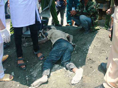 Người đàn ông bị 'chôn sống' khi ngăn cản thi công Quốc lộ 1