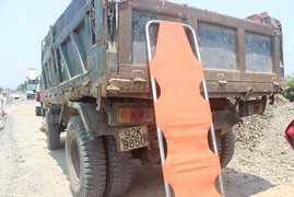 Bị 'chôn sống' khi ngăn cản thi công quốc lộ: 'Ăn gan trời cũng không dám đổ'