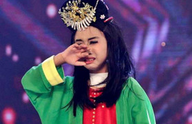 'Thị Màu' Đức Vĩnh khóc nức nở khi giành ngôi quán quân Vietnam's Got Talent