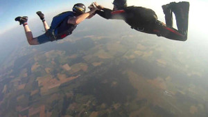 Clip: Nhảy từ máy bay độ cao 3000 mét