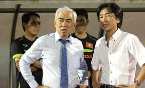 Ai là người có quyền phán xét HLV Miura?