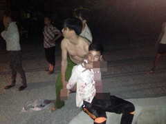 Chồng chặn đường đâm chết vợ rồi tự tử