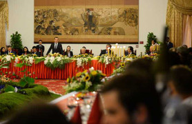 Thủ tướng Nga Dmitry Medvedev hội kiến lãnh đạo TP.HCM