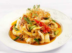 Làm món mực xào sả ớt thơm ngon cho cả nhà đổi vị