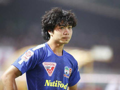 Về quê mẹ, Công Phượng không ngại ‘vỡ’ sân