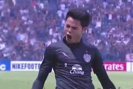 Sao Thái Lan ăn mừng giống hệt Ronaldo