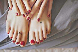 Vị trí nốt ruồi ở chân tiết lộ gì về bạn?