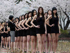 Nữ sinh dáng chuẩn, chân dài như siêu mẫu