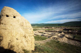 Pháo đài bí ẩn giữa lòng hồ vùng Seberi