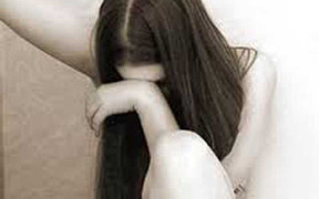 Kéo thiếu nữ vào buồng giở trò đồi bại, bị cha nạn nhân bắt quả tang