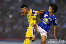 HAGL thảm bại, Công Phượng lu mờ trước 'Ronaldo xứ Nghệ'