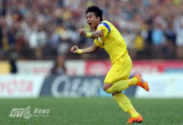 Mạnh Hùng tiết lộ chiêu thức khóa chặt Công Phượng